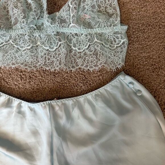 NWOT Victoria’s Secret Set - Picture 2 of 4